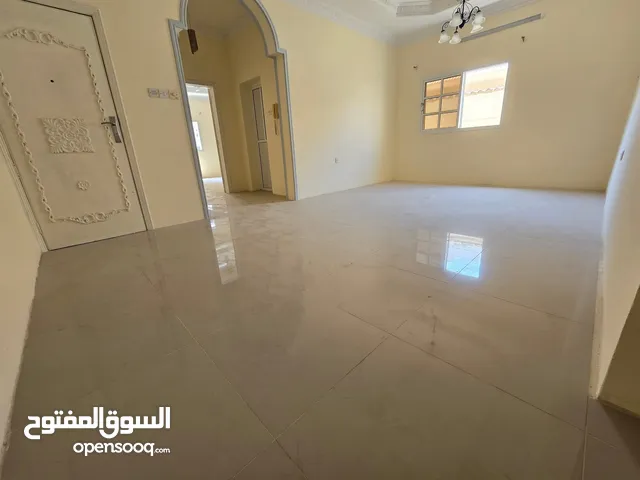 شقه للايجار في السقيه بالقرب من مدرسة حليمه السعديه
