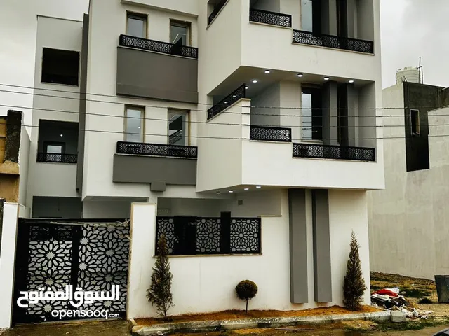 550 m2 More than 6 bedrooms Villa for Sale in Tripoli Alfornaj