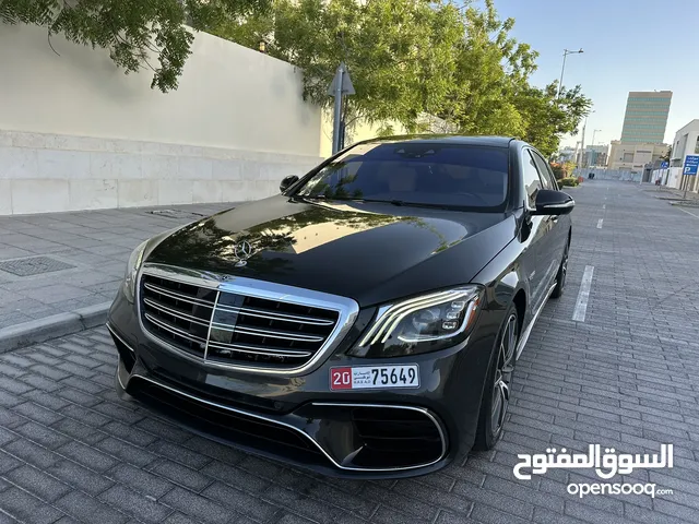 للبيع مرسيدس S560 موديل 2019 (كيت 63 اصلي كااامل) الموتر ثلاث فصوص