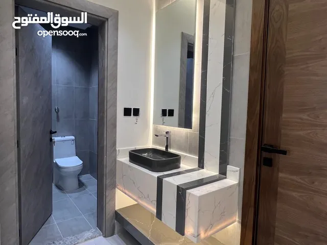 شقة للبيع 5غرف جديدة جاهزه مدخلين كبيرة بتشطيب فاخر وحديث بموقع مميز بحي السلامه وع الخدمات