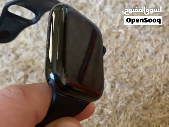 Apple Watch Series 5 (44mm) - بحالة ممتازة وكامل ملحقاتها