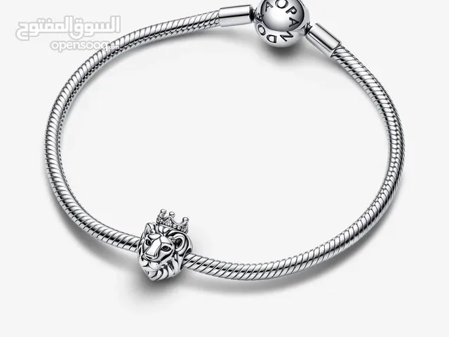 Snake chain silver bracelet with round clasp + Regal Lion Charm