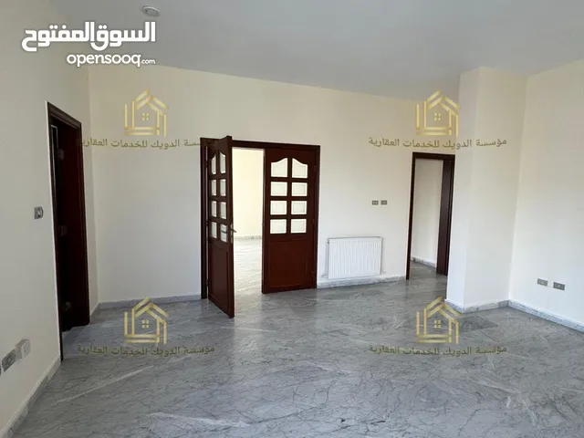شقة طابقية - ام أذينة - 3نوم - 220م - قرب الخدمات