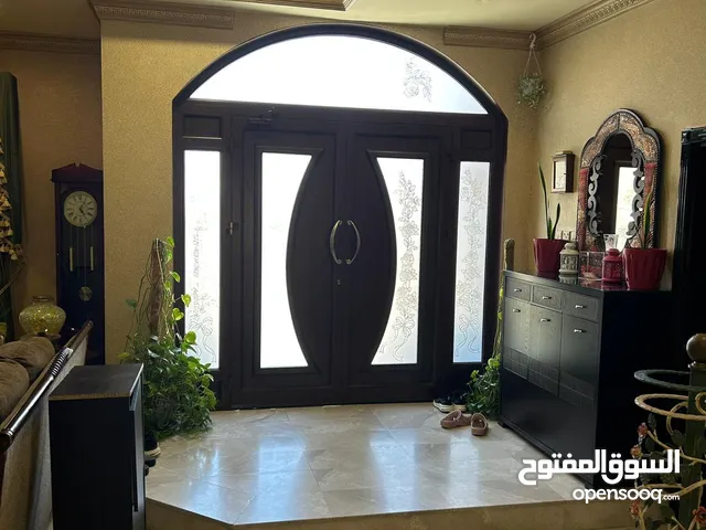 500 m2 5 Bedrooms Villa for Sale in Northern Governorate Madinat Hamad