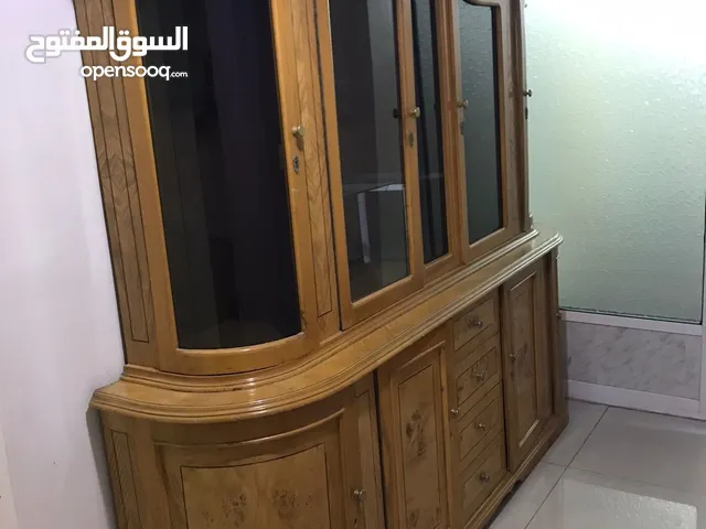 بوفيه خشب زان نظيف بحال الوكالة