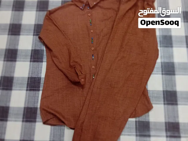 سوت نسائي، لون بني