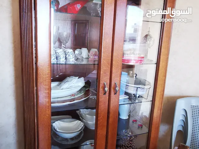 غرفة سفرة 3 قطع (طاولة و8 كراسي +فضية+دنسوار) طقم كنب يحتوي على 2 صوفة بيد