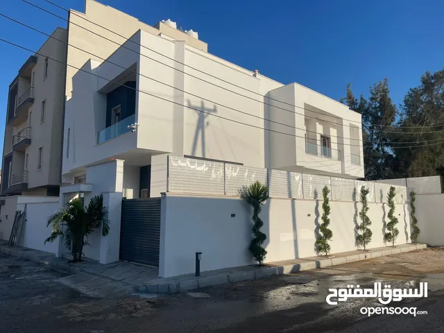 520 m2 More than 6 bedrooms Villa for Sale in Tripoli Al-Serraj