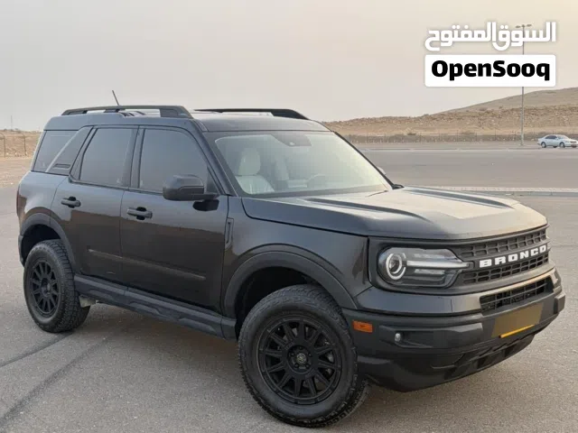 فورد برونكو سبورت اللون الاسود الملكي