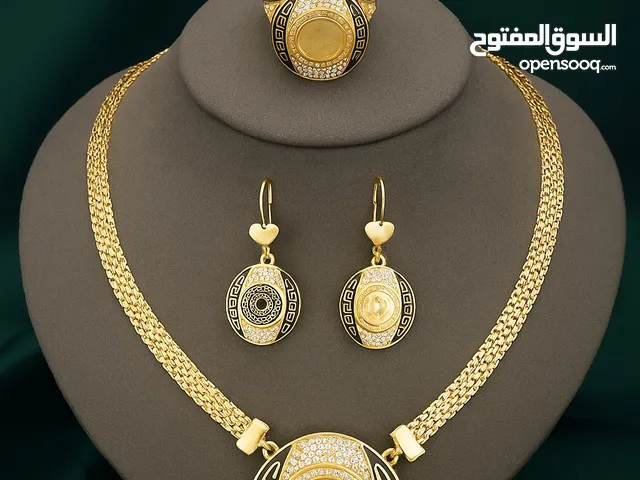 طقم زركونيا فاخر – تصميم ملكي كامل (قلادة، اسوارة، حلق، خاتم