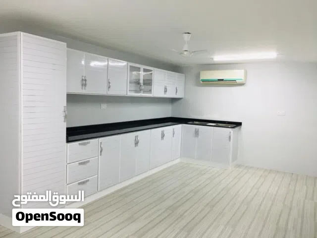 مطبخ ألمنيوم ورخام أسود راقي بسعر مميز
