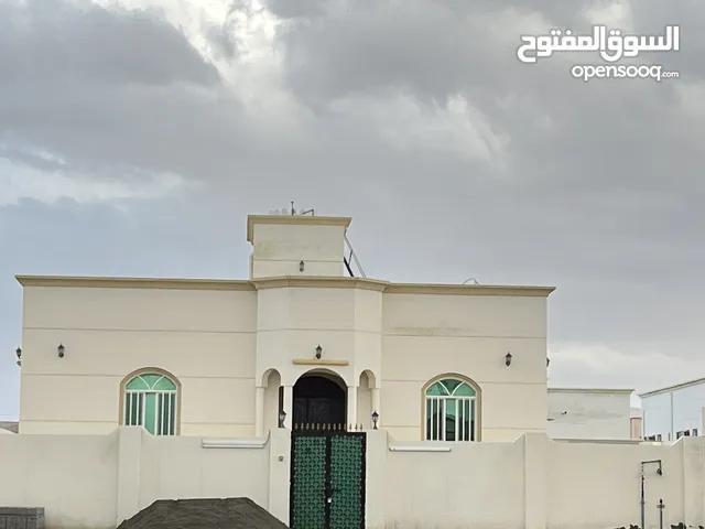 300 m2 4 Bedrooms Townhouse for Rent in Al Sharqiya Sur