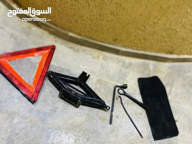 كريك يركب على اي سياره اصلي ونضيف كامل مع المفاتيح