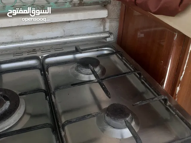 غاز 5 عيون مستعمل بحالة ممتازة جداً للبيع بسعر حرق بدون غطاه