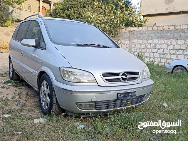 Opel Zafira 2004 in Tripoli