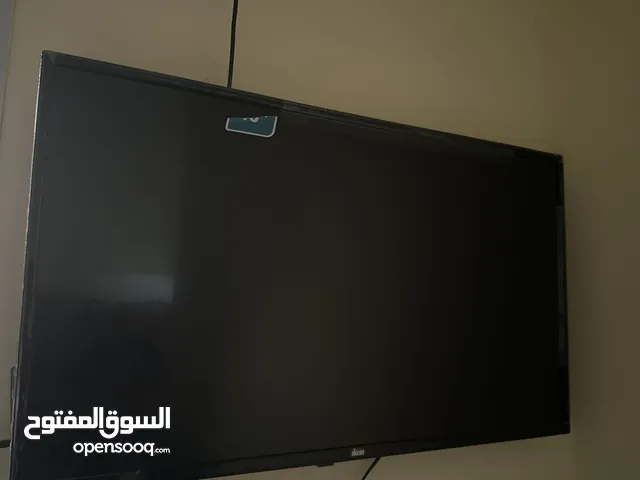 شاشة lkon شبه جديده 40بوصه للبيع بسعر 45بداعي السفر قابل للجادين