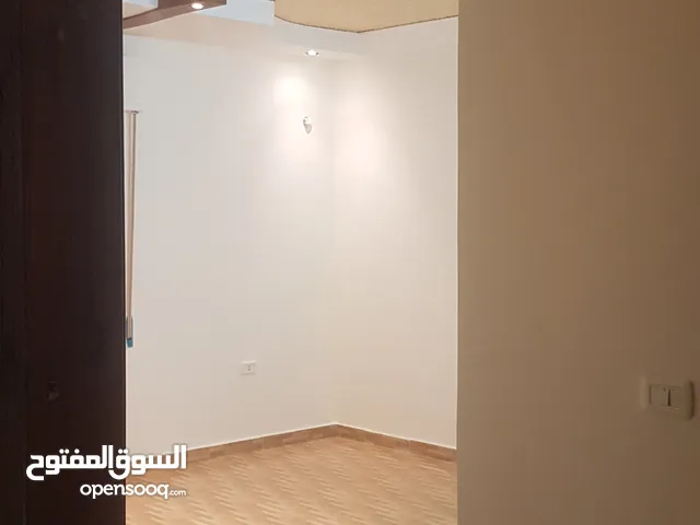 184 m2 5 Bedrooms Apartments for Sale in Irbid Al Hay Al Sharqy