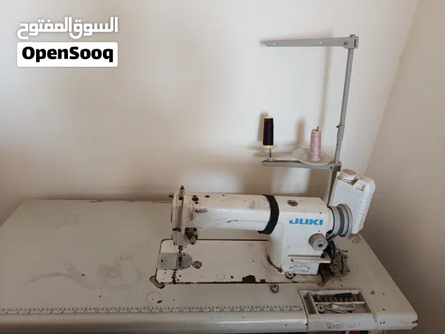 ماكينة خياطة