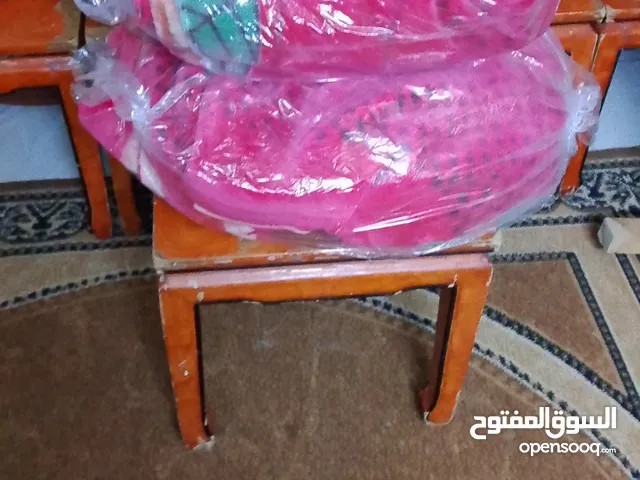 يوجد حرامات اثنين مستعمل مفرد ونص الواحد ست دنانير