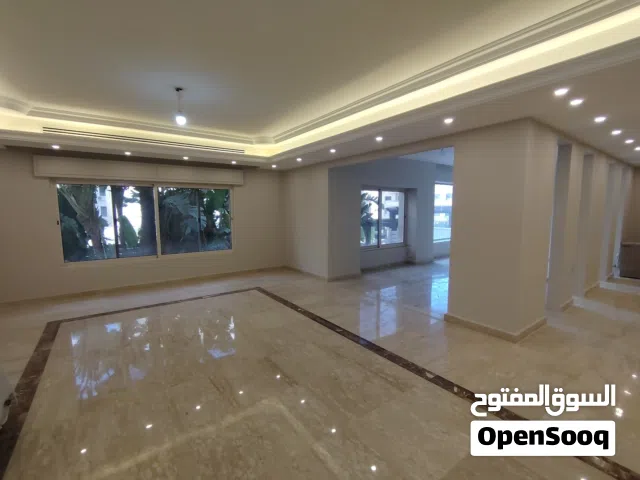 شقة فارغة للايجار دير غبار