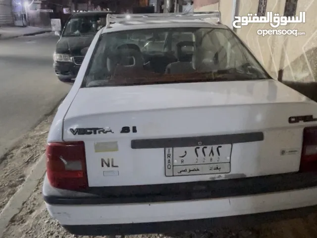 رقم بغداد مميز مع سيارة اوبل نظيفة
