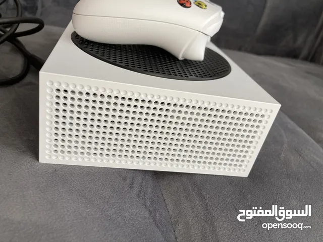 اكس بوكس سيريس اس الحاله نظيف جدا - استخدام بسيط اليد : يد وحده اصليه مع الجهاز الألعاب : غير مرفقه