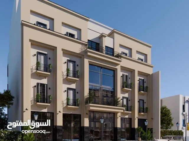 مبنى تجاري للبيع فى طريق الخدمات