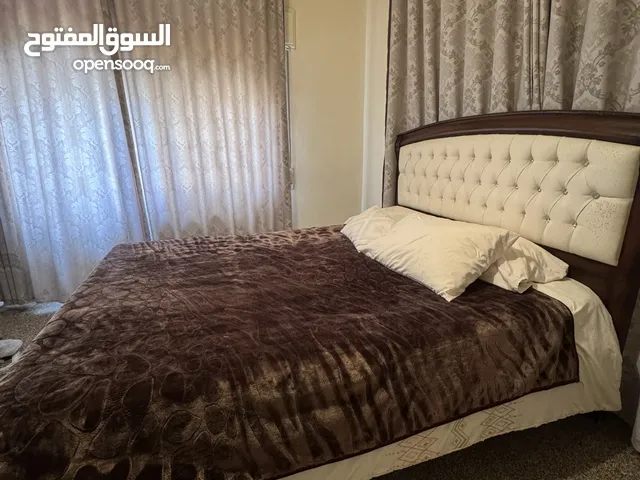 سرير بحالة ممتازة
