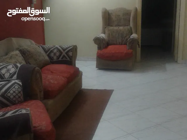 شقه من المالك مفروشه بين فيصل والهرم مربع سهل حمزه توجد اخرى