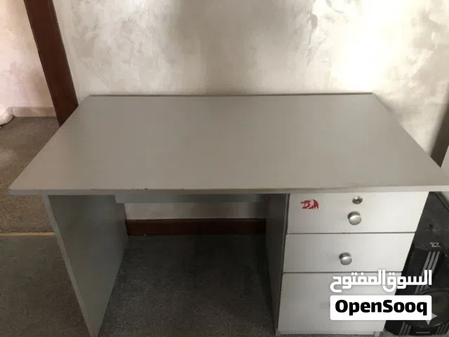 مكتب دراسي للبيع