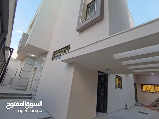 220 m2 4 Bedrooms Apartments for Rent in Tripoli Espiaa