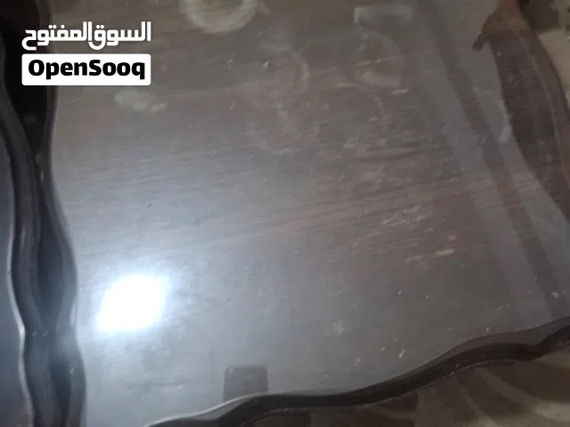 فرشتين تخت مزدوج ظغط مستعمل واربع طاولات خشب ثقيل