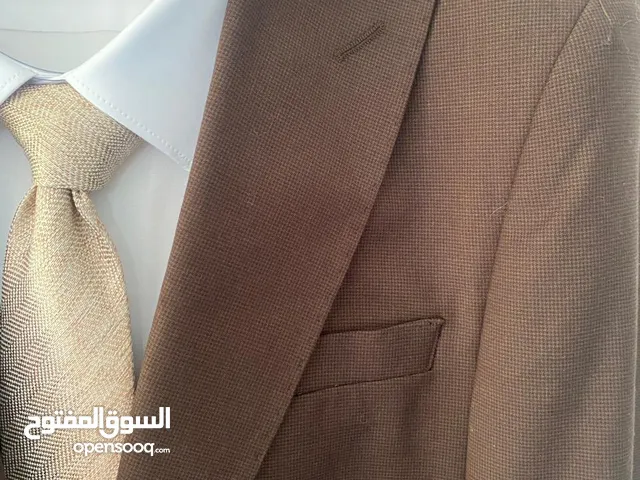 بدلة رجالي من تاي هاوس