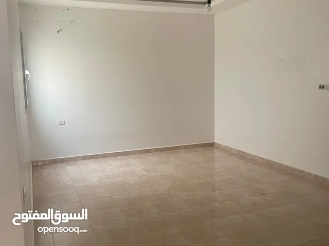180 m2 4 Bedrooms Townhouse for Sale in Tripoli Ain Zara