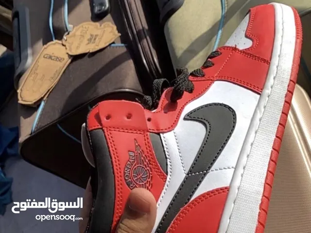 حذية نايك جميع أحذية نايك جميع المقاسات موجوده خذ حبيتين الثالث هدية ألحق العرض إسبوع فقط naik