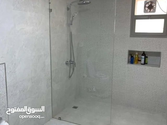 فني زجاج سكريت