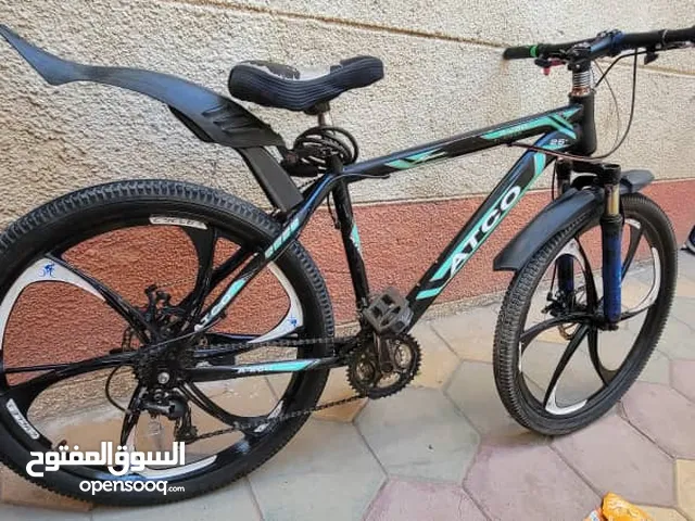 سيكل للبيع مستخدم نضيف  السعر 60الف السيكل شبه جديد نضيف خالي من اي عيوب للتواصل