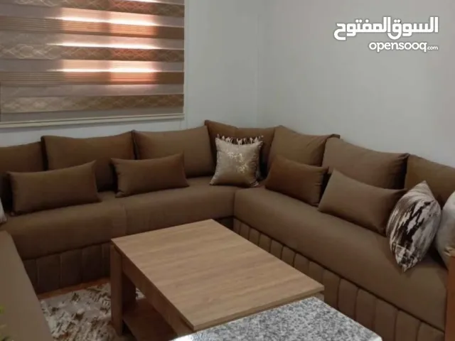 سيجور علي شكل صالون باقى جديد متستعملش بزاف بالغونجمون للبيع كامل