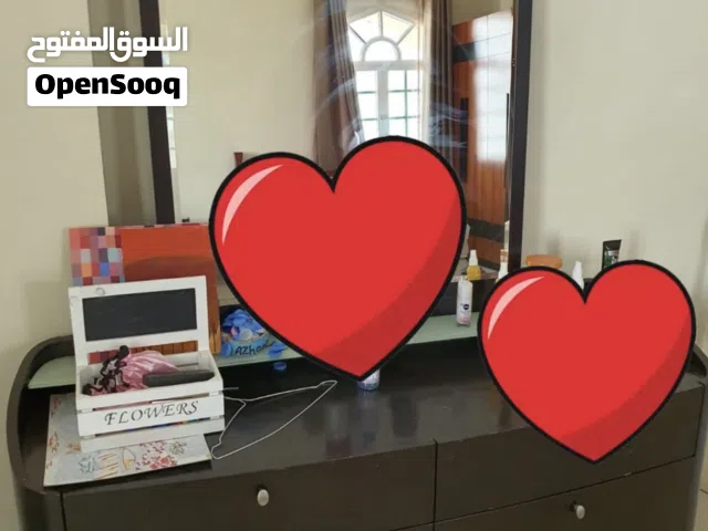 سرير وتسريحه خشب اصلي قوي كامل ب60