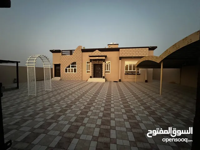 195 m2 3 Bedrooms Townhouse for Rent in Al Dakhiliya Sumail