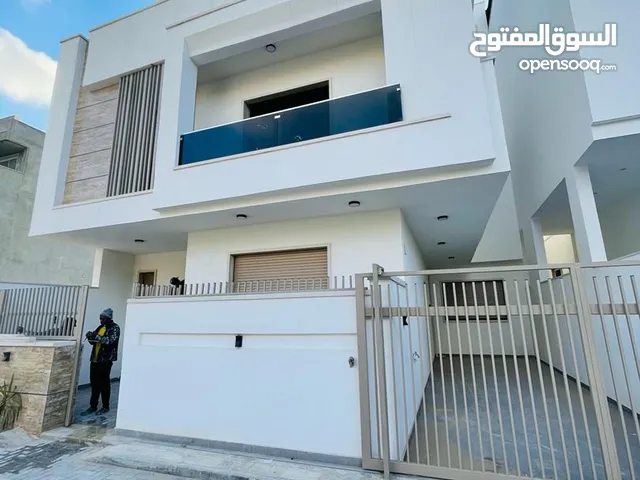 210 m2 4 Bedrooms Apartments for Sale in Tripoli Al-Serraj
