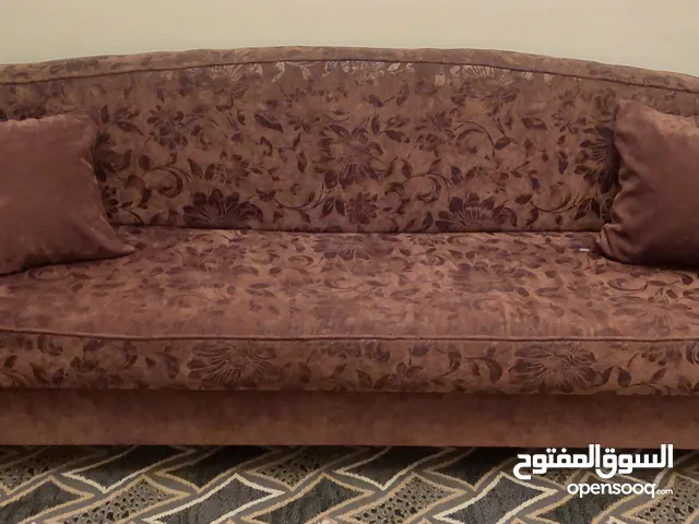 عفش بيت مستعمل بحالة جيدة للبيع..غرفة نوم ...طقم كنب ...ثلاجة ...صوفا...