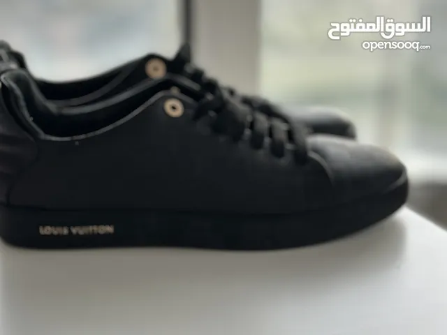 حذاء لويس فيتونLouis Vuitton master quality