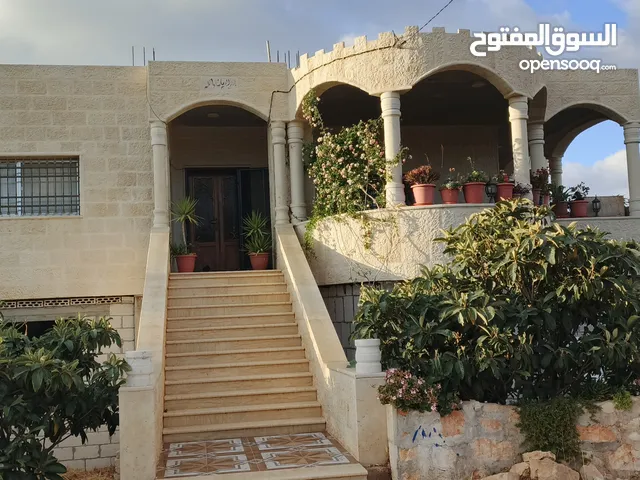 300 m2 More than 6 bedrooms Townhouse for Sale in Ajloun Al-Hashimiyyah