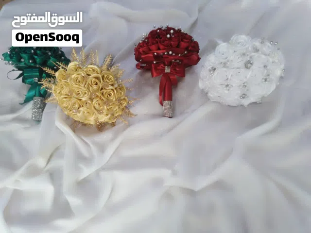 ورد عرايسي السعر 7الف عمله قديمه وسعر الميداليات 350 الورد العرايسي على طلب الزبون الشكل واللون