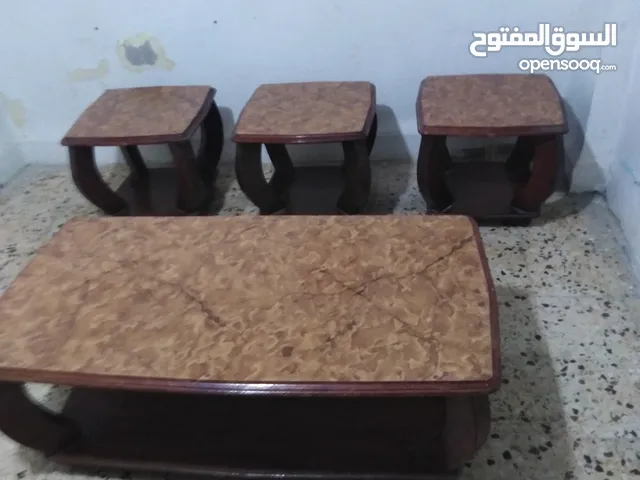 4 طاولات غرفت قعدةبحالة ممتازة