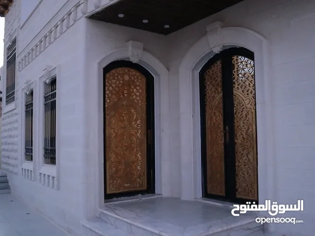 210 m2 3 Bedrooms Townhouse for Sale in Zarqa Shomer