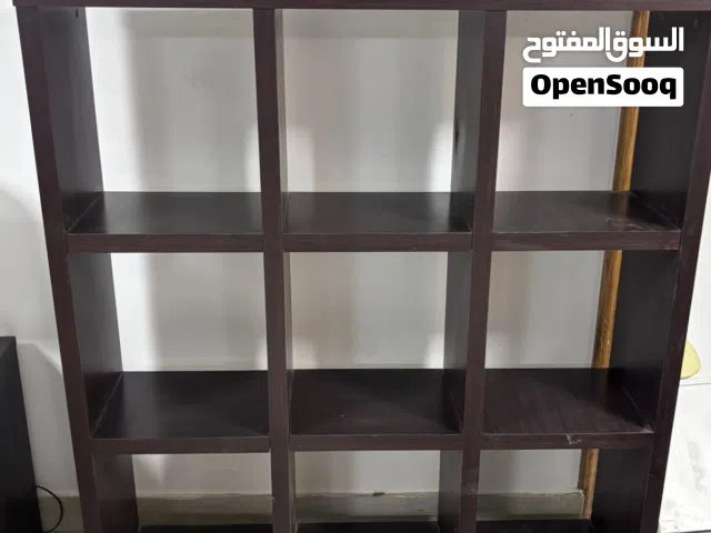خزانة / وحدة أرفف مكعبة خشبية (9 فتحات) بحالة ممتازة