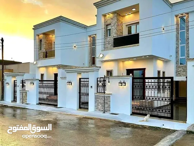 280 m2 4 Bedrooms Townhouse for Sale in Tripoli Ain Zara