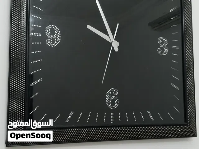 ساعة  للبيع
